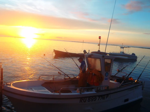 Une vedette de pêche artisanale côtière au Bassin Pirogue d'Etang Salé (Photo: CRPMEM Réunion)