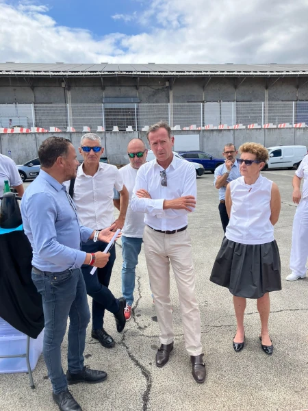 Le secrétaire général Ludovic Courtois avec le Directeur de la Mer Sud Océan Indien Nicolas Le Bianic, le Secrétaire à la Mer Xavier Ducept et la Préfète des TAAF Florence Jeanblanc-Risler (Photo: CRPMEM Réunion, 2025)