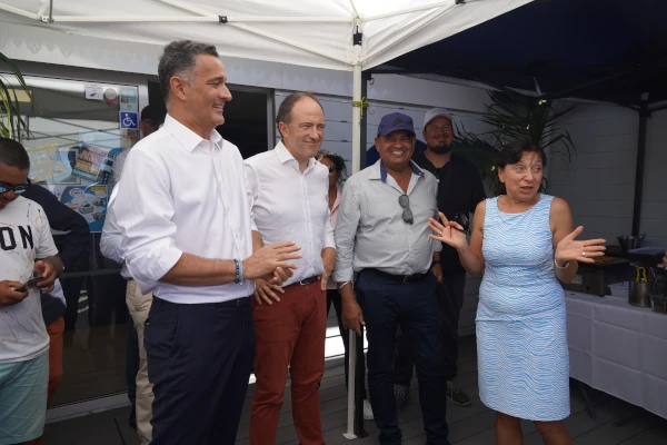 Le président Zitte entouré du député européen Stéphane Bijoux, du Directeur Général de la Mer Eric Banel et la Directrice de la DGMARE Charlina Vitcheva (Photo: CRPMEM Réunion, 2023)