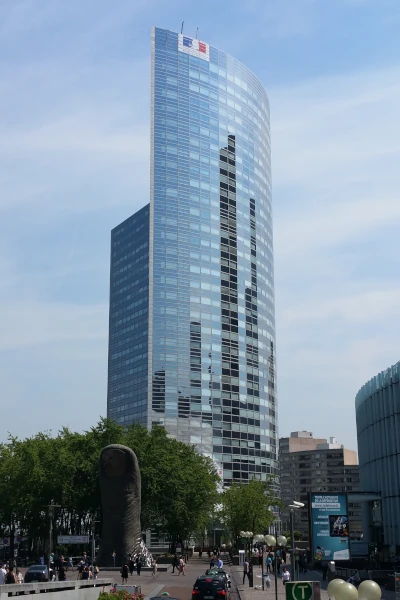La Tour Sequoia à la Défense, siège de la DGAMPA (Photo: Wikipedia)